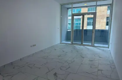 شقة - 2 غرف نوم - 3 حمامات للبيع في الزرعوني - ند الحمر - دبي