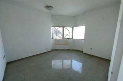 Apartment - 3 - 3 for rent in Thuraya Al Majaz Building - Al Majaz 3 - Al Majaz - Sharjah