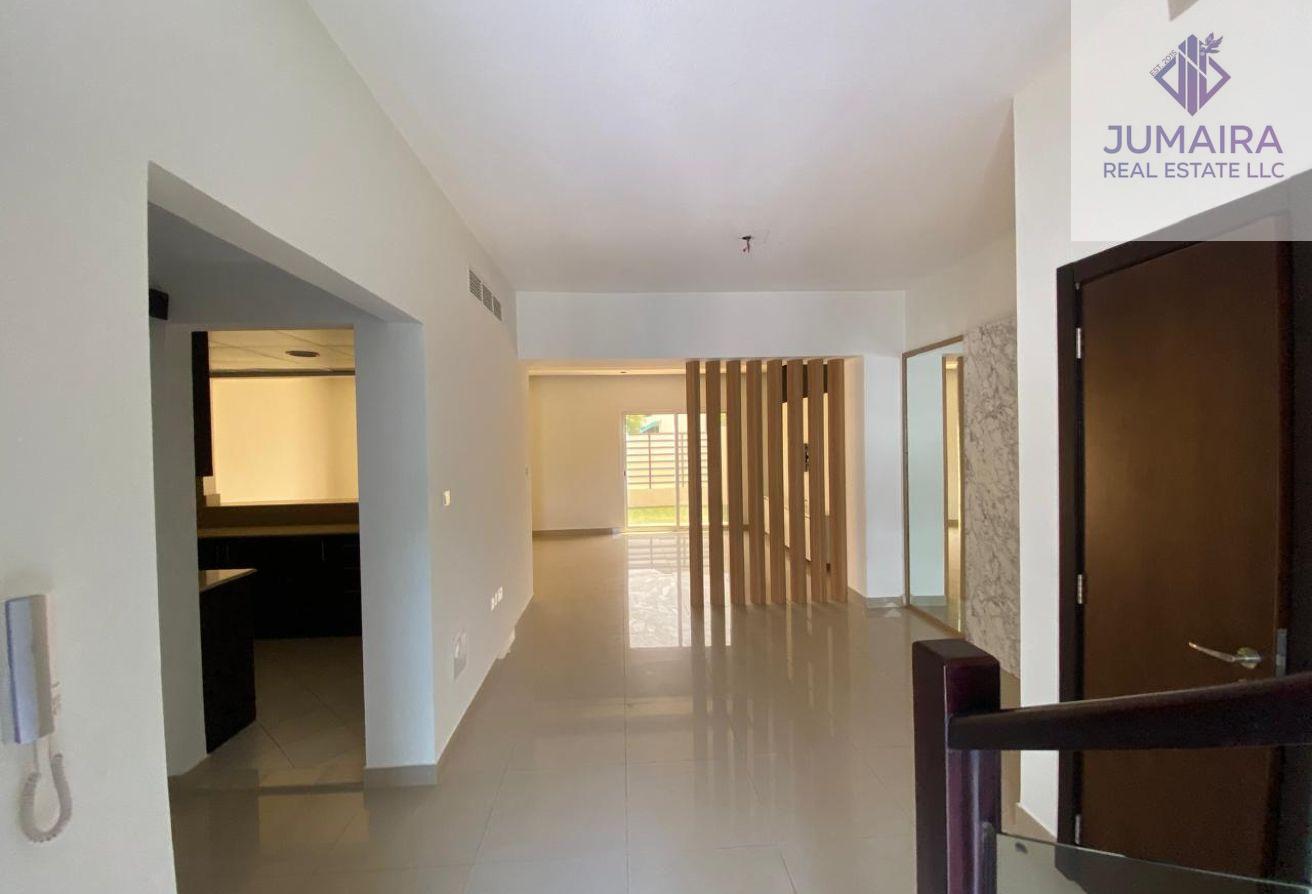Elegant VILA with  Garden partially sea view