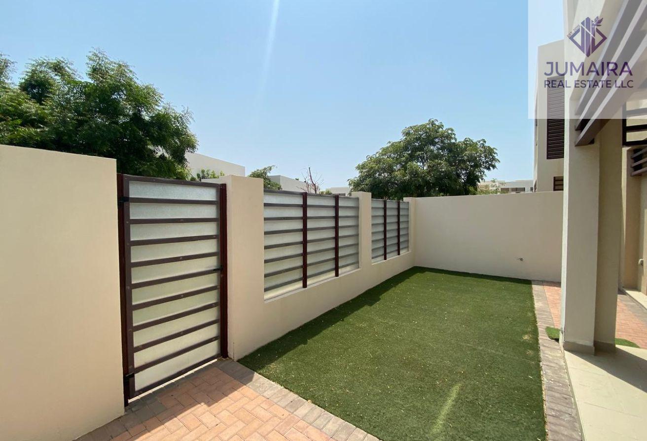 Elegant VILA with  Garden partially sea view