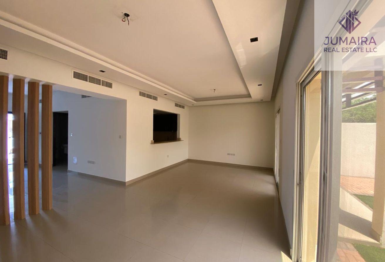 Elegant VILA with  Garden partially sea view