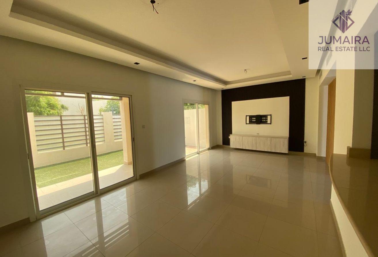 Elegant VILA with  Garden partially sea view