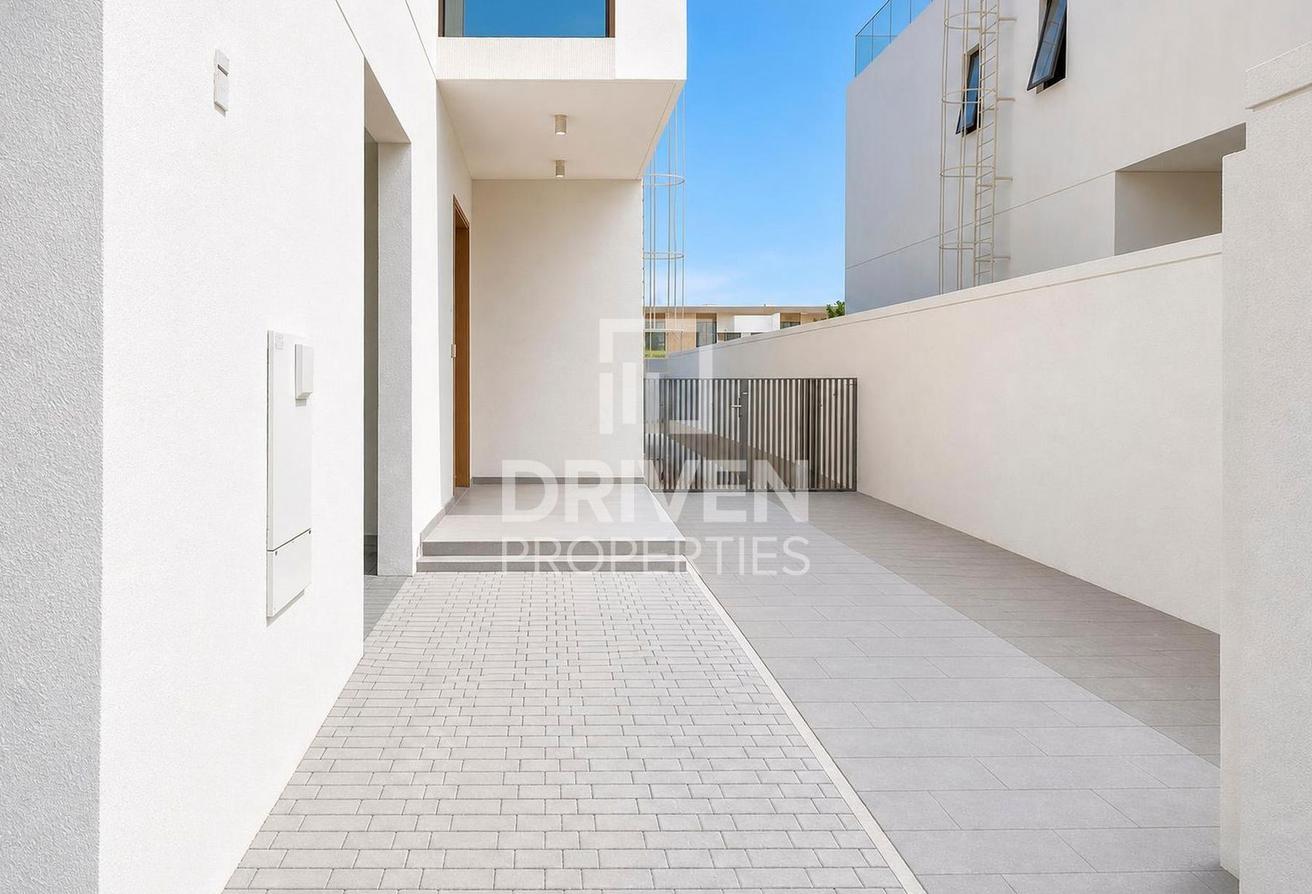 Brand New | Spacious and Bright | Vacant photo 10