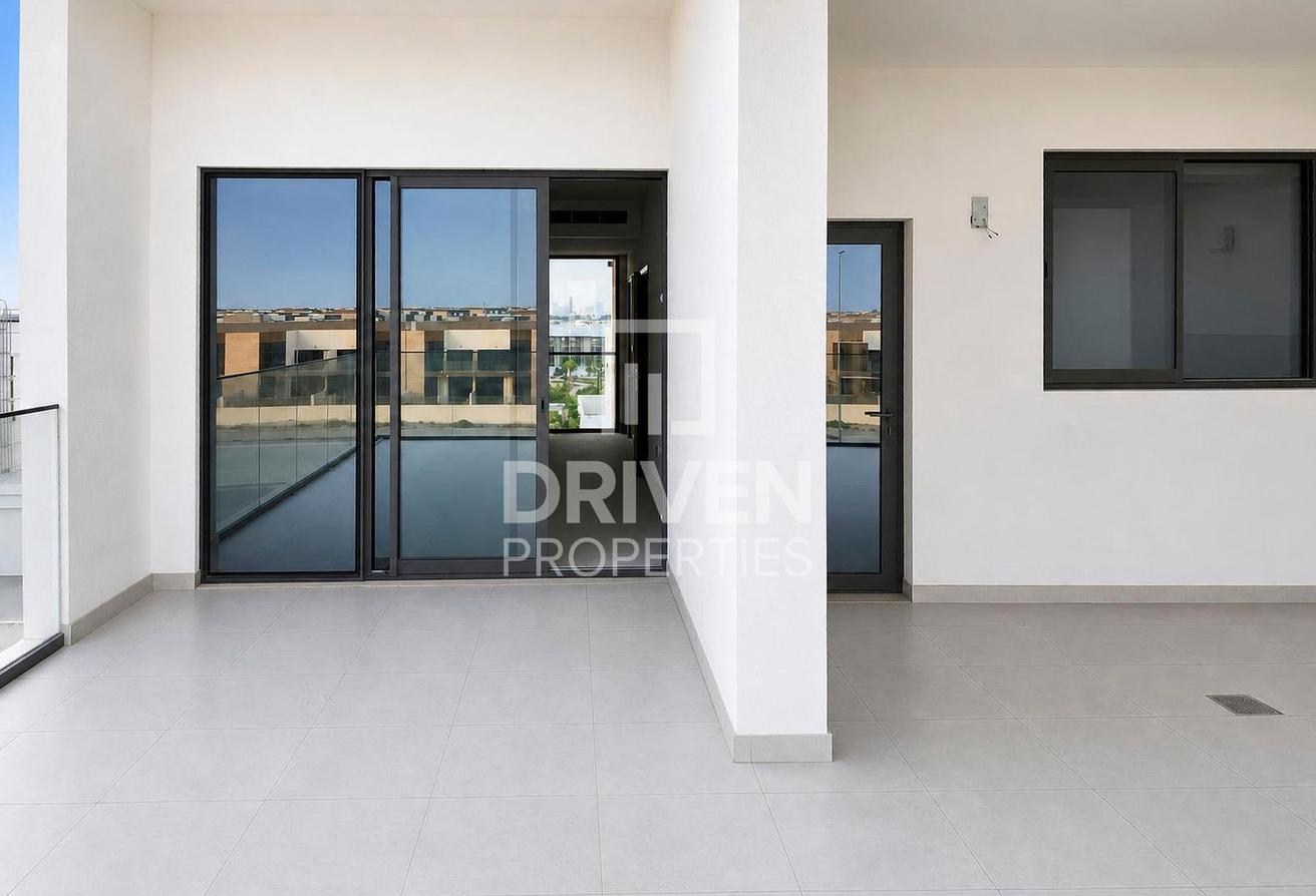 Brand New | Spacious and Bright | Vacant photo 11