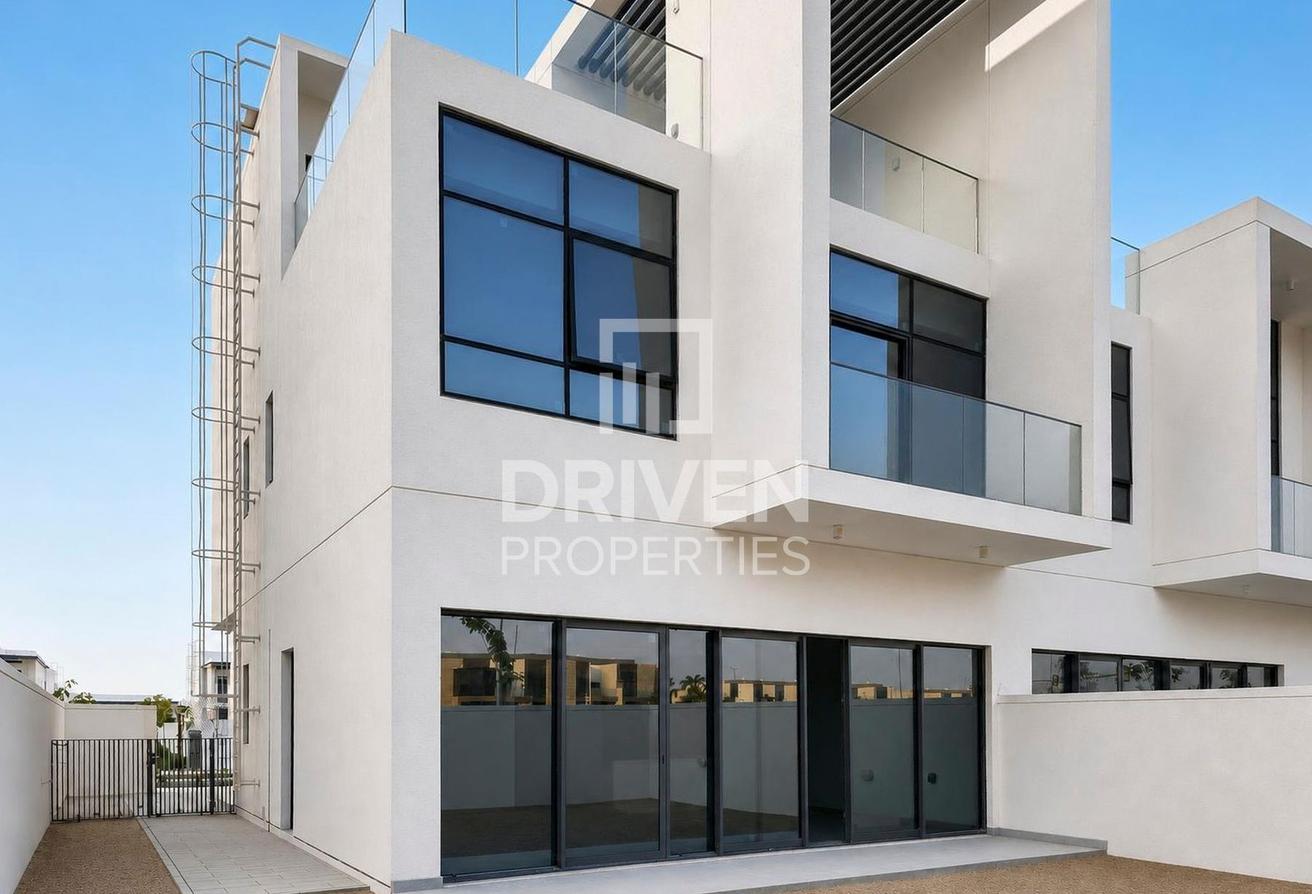 Brand New | Spacious and Bright | Vacant photo 12