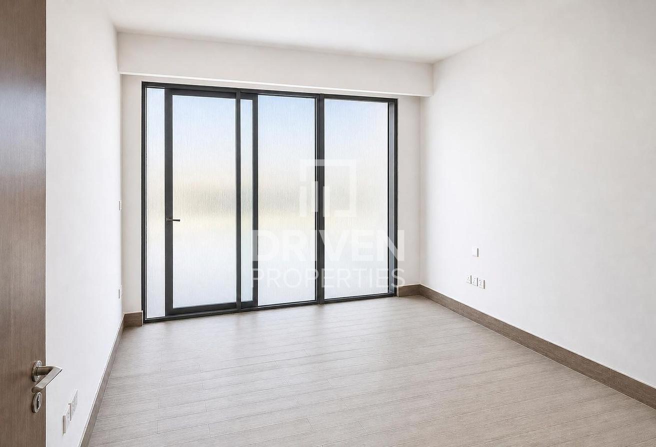 Brand New | Spacious and Bright | Vacant photo 4