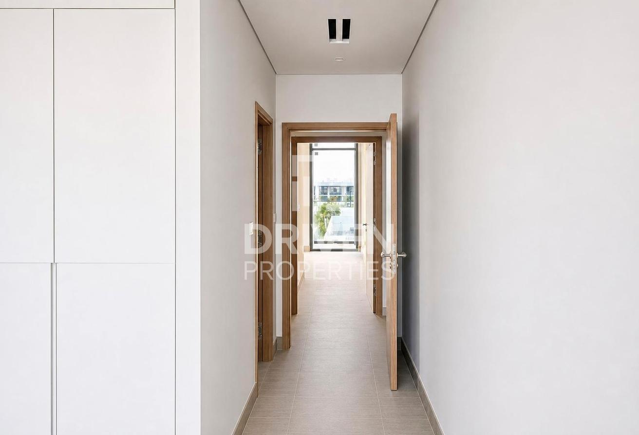 Brand New | Spacious and Bright | Vacant photo 7