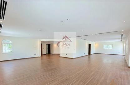 Villa - 5 Bedrooms - 6 Bathrooms for rent in District 1 - Jumeirah Park - Dubai