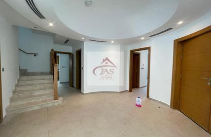 Villa - 5 Bedrooms - 6 Bathrooms for rent in District 1 - Jumeirah Park - Dubai