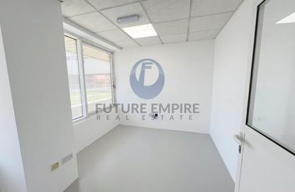Office Space - Studio - 1 Bathroom for rent in Dune Building - Al Diyafah - Al Satwa - Dubai