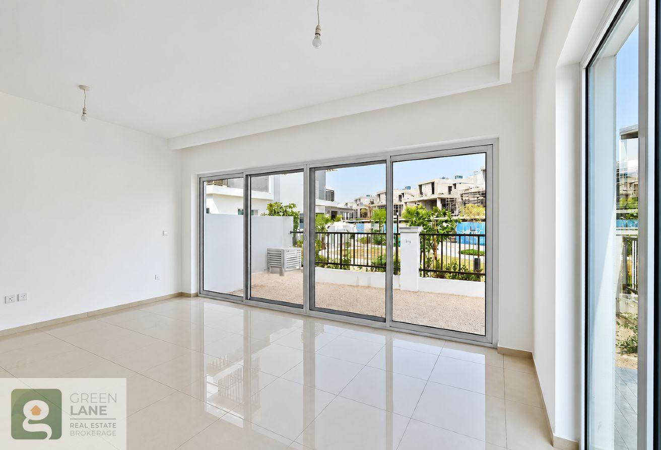 4BR | End Corner | Single Row | Landscaped photo 4