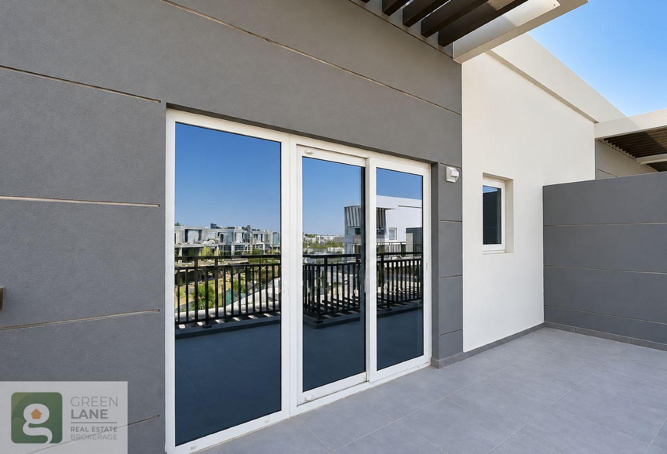 4BR | End Corner | Single Row | Landscaped photo 9
