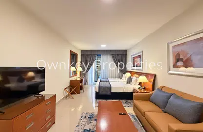 Apartment - Studio - 1 Bathroom for rent in Golden Sands 3 Hotel Apartments - Mankhool - Bur Dubai - Dubai
