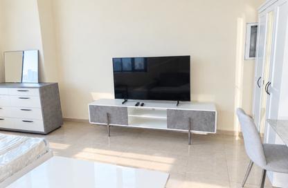Apartment - Studio - 1 for rent in Palace Tower 2 - Palace Towers - Dubai Silicon Oasis - Dubai