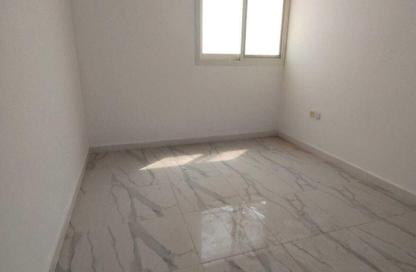 شقة - 2 غرف نوم - 2 حمامات للايجار في أبراج بحيرة الإمارات - مدينة الإمارات - عجمان