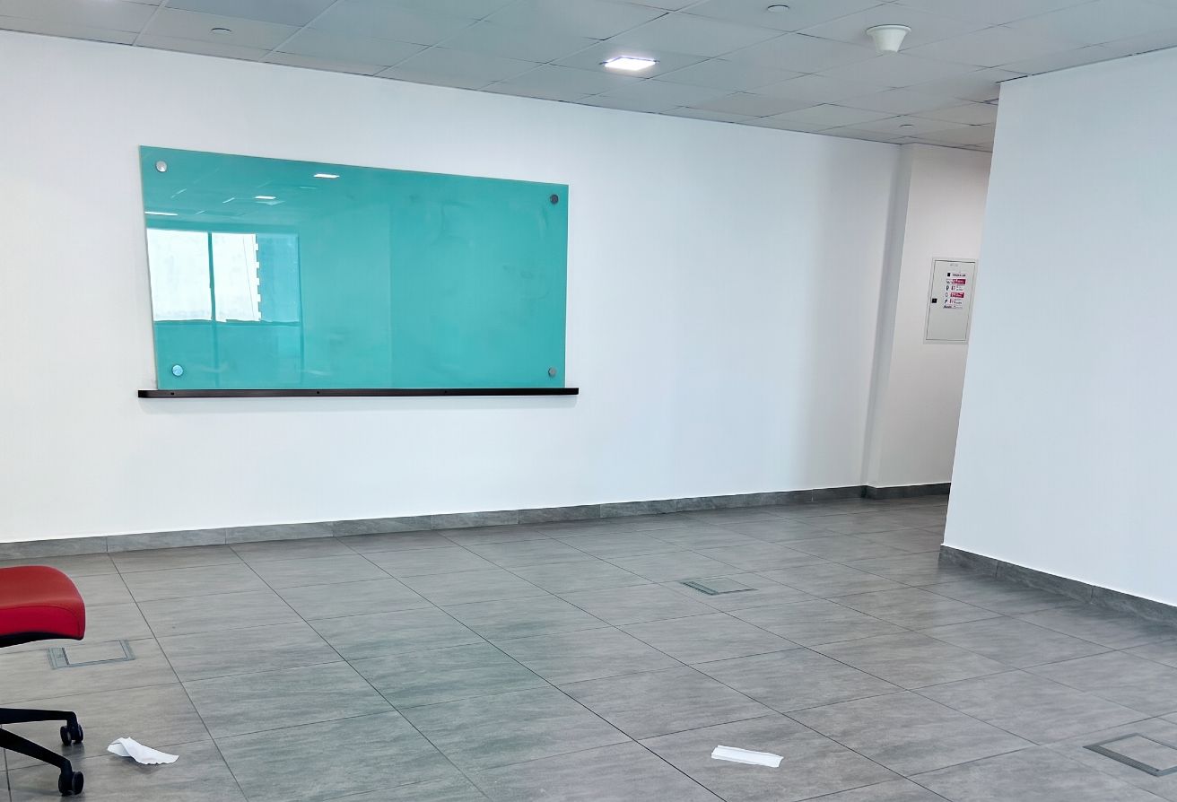 Close to Metro |  Middle Floor | Well Maintained