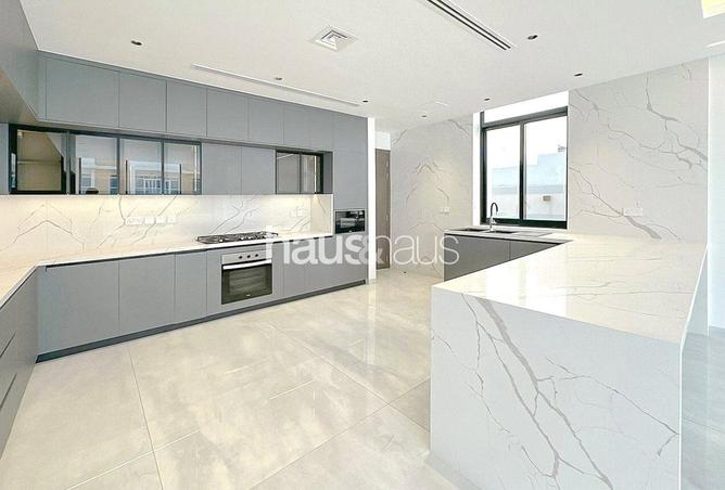 98683619 - Property Image 3