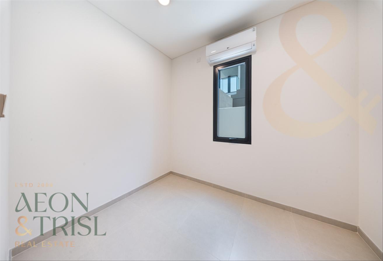 Brand New 4BR Villa | Private Pool | Huge Plot photo 12