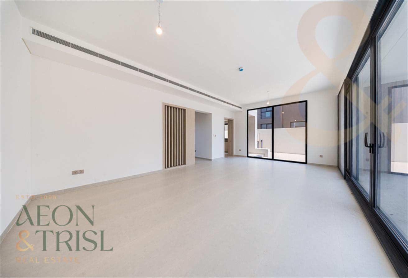 Brand New 4BR Villa | Private Pool | Huge Plot photo 15