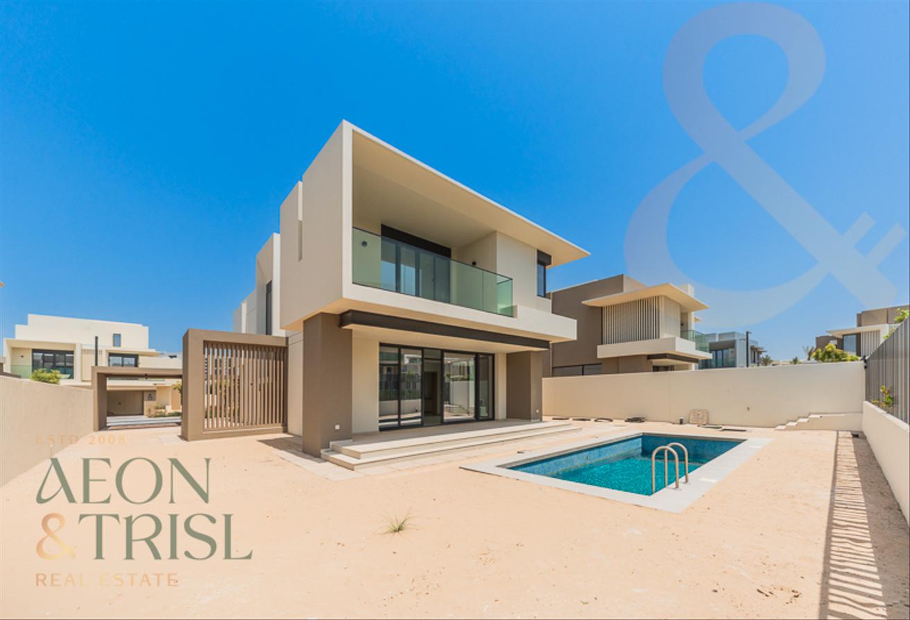 Brand New 4BR Villa | Private Pool | Huge Plot photo 3