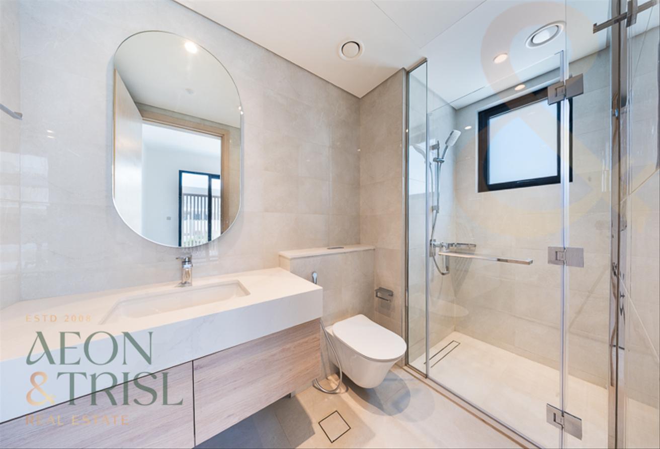 Brand New 4BR Villa | Private Pool | Huge Plot photo 9