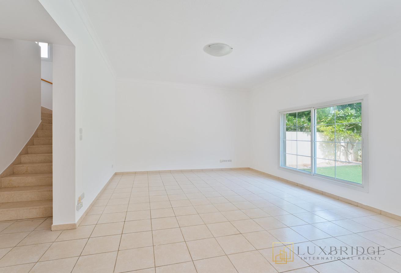 Exquisite Villa | Spacious Layout | Private Garden photo 14