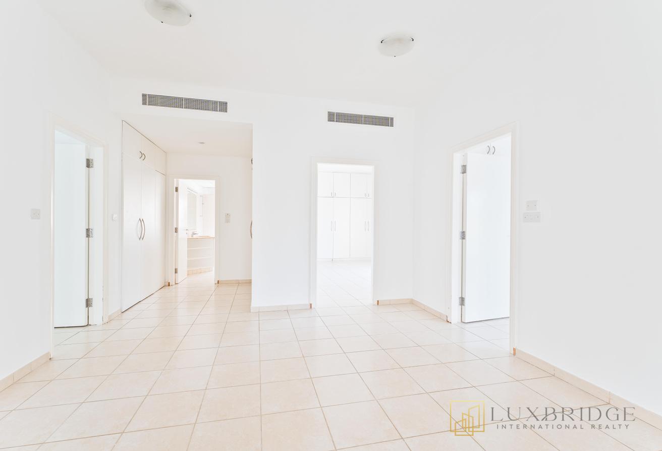 Exquisite Villa | Spacious Layout | Private Garden photo 16