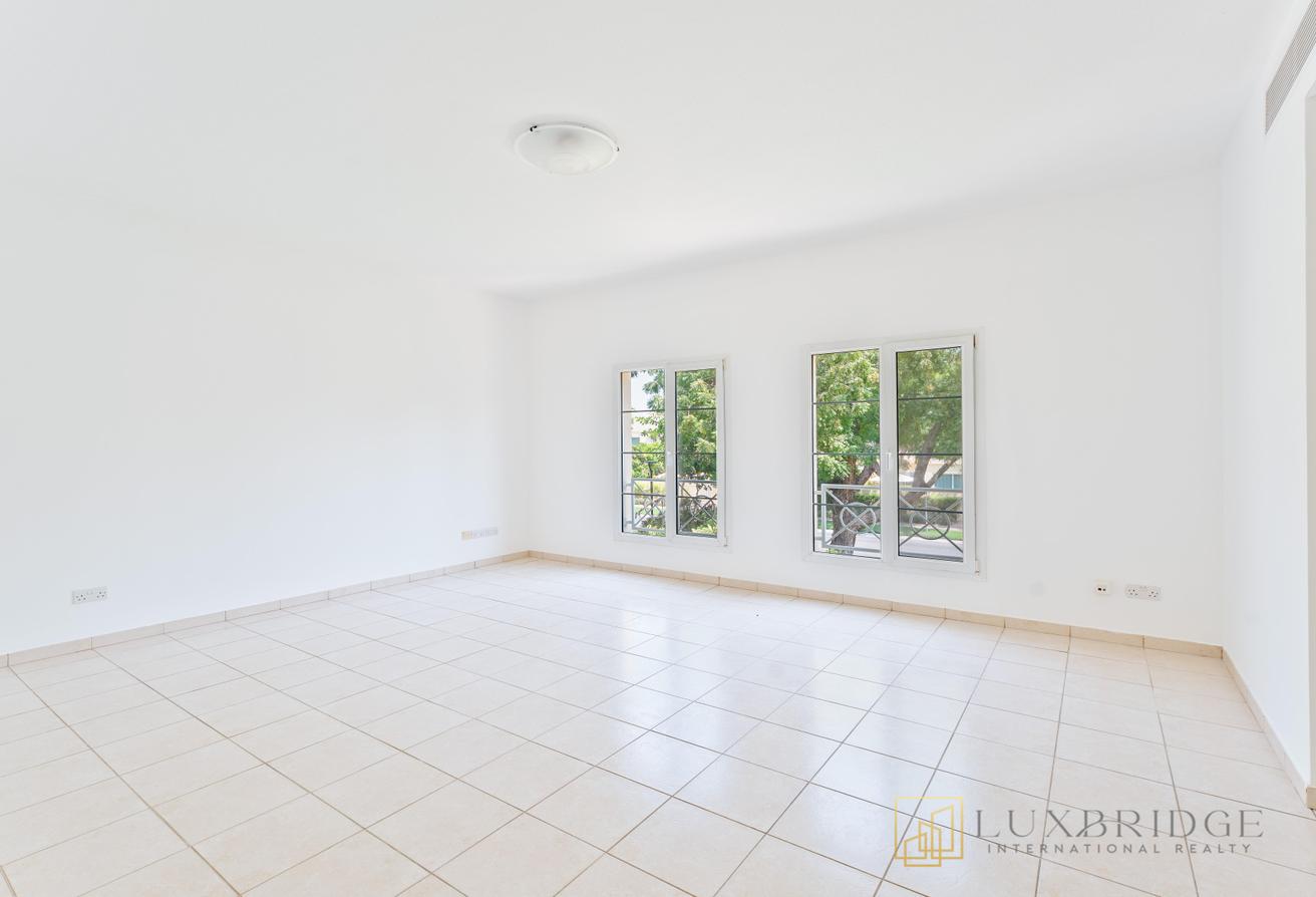 Exquisite Villa | Spacious Layout | Private Garden photo 5
