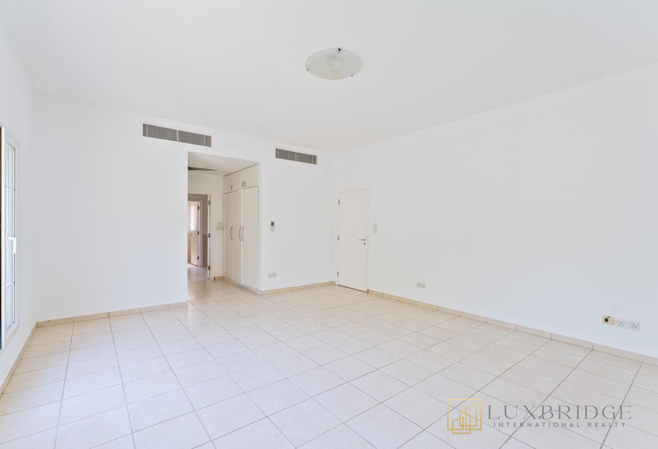 Exquisite Villa | Spacious Layout | Private Garden photo 20