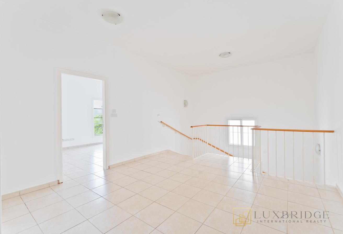 Exquisite Villa | Spacious Layout | Private Garden photo 15