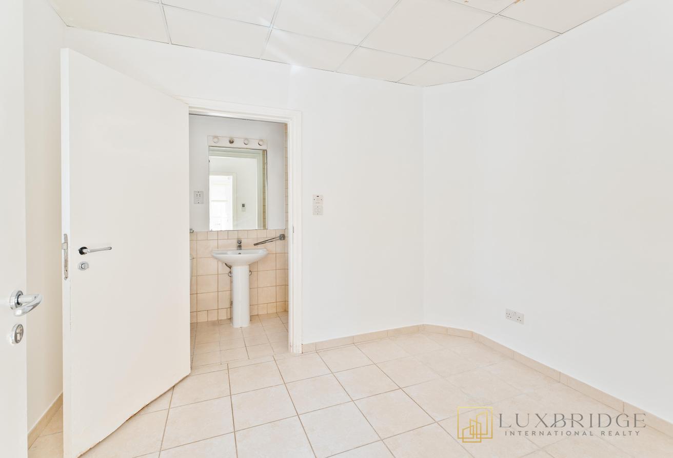 Exquisite Villa | Spacious Layout | Private Garden photo 26