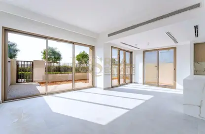 تاون هاوس - 4 غرف نوم - 4 حمامات للبيع في لا فايوليتا 2 - لا فيوليتا - فيلا نوفا - دبي لاند - دبي