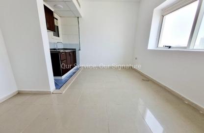 Apartment - Studio - 1 Bathroom for rent in New Al Taawun Road - Al Taawun - Sharjah