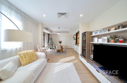 Apartment - 2 Bedrooms - 3 Bathrooms for sale in Kamoon 1 - Kamoon - Old Town - Downtown Dubai - Dubai