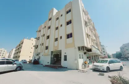 عمارة بالكامل للايجار في طريق فاير ستاشن - مويلح - الشارقة