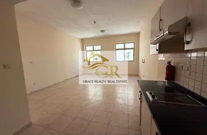 Apartment - 1 Bathroom for rent in Mankhool Building - Al Mankhool - Bur Dubai - Dubai