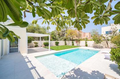 Villa - 4 Bedrooms - 5 Bathrooms for sale in Meadows 5 - Meadows - Dubai