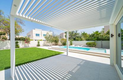 Villa - 4 Bedrooms - 5 Bathrooms for sale in Meadows 5 - Meadows - Dubai