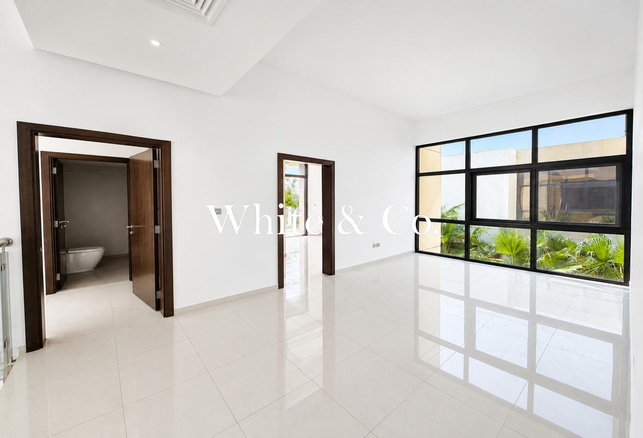 Single Row | Exterior Maids | V4 | large photo 11