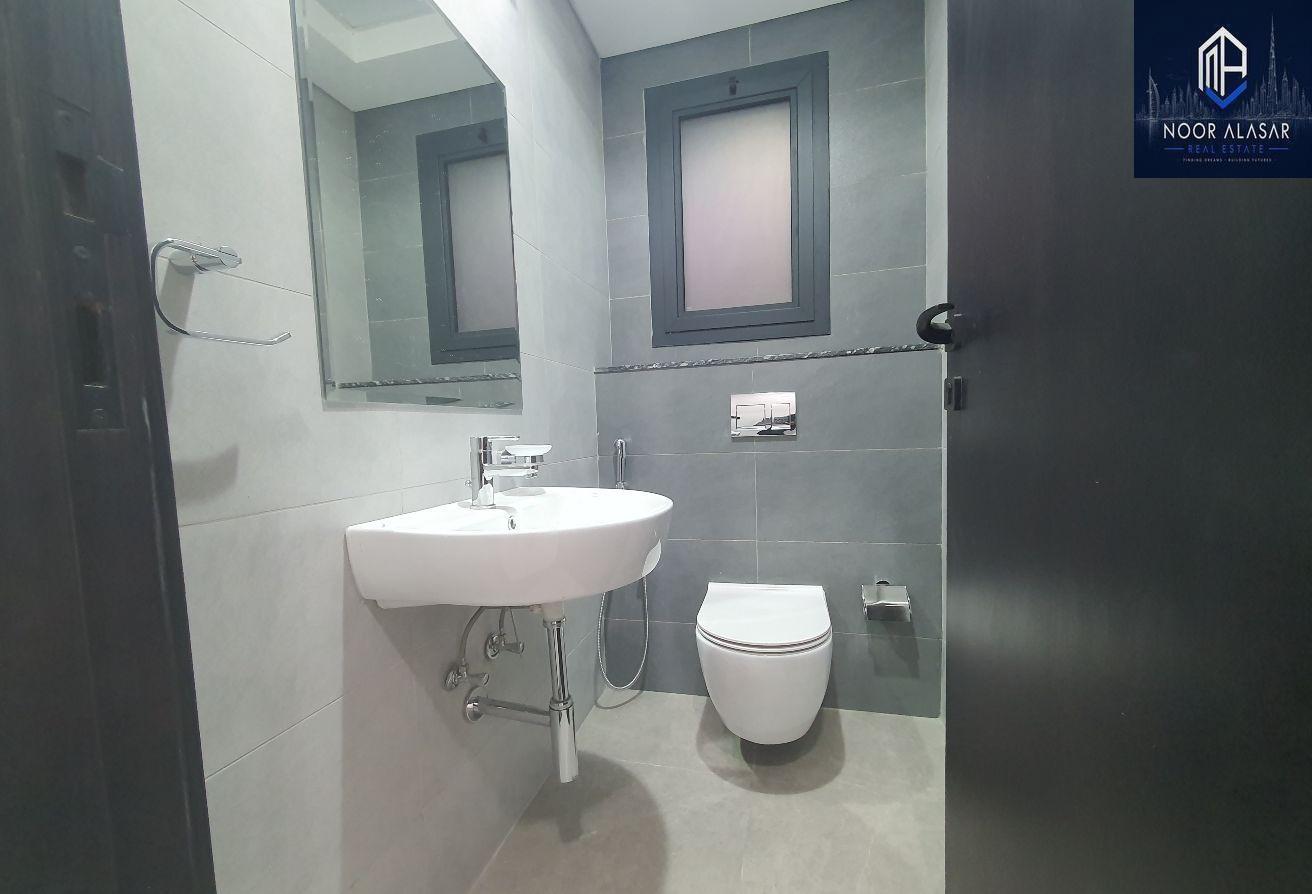 2 BR Apartment in Al Satwa with Landmark View photo 17