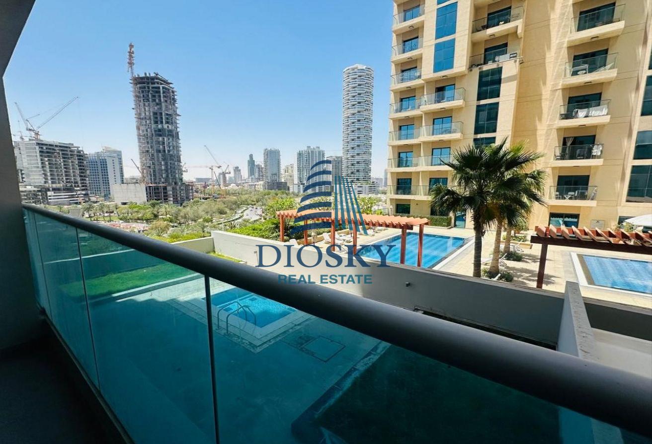 Spacious Unit | Pool View | Vacant & Ready photo 24