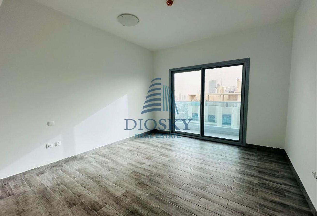 Spacious Unit | Pool View | Vacant & Ready photo 17
