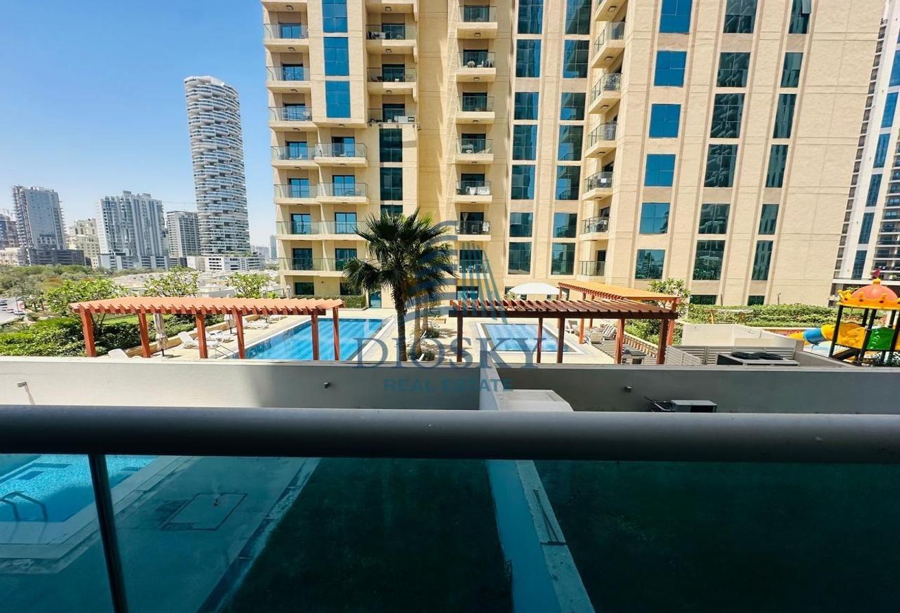 Spacious Unit | Pool View | Vacant & Ready photo 13