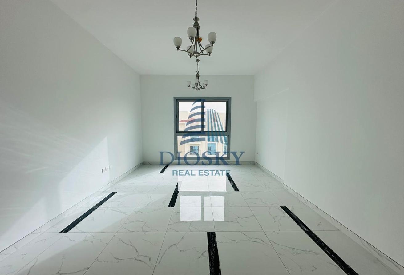 Spacious Unit | Pool View | Vacant & Ready photo 4