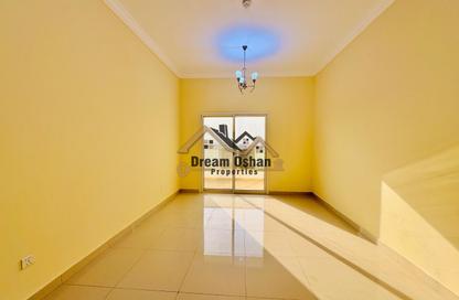 Apartment - 2 - 3 for rent in Lootah Residence 2 - International City Phase 2 (Al Warsan 4) - Dubai