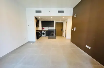 شقة - 2 غرف نوم - 3 حمامات للايجار في الطراز - حي نسيج - الجادة - الشارقة