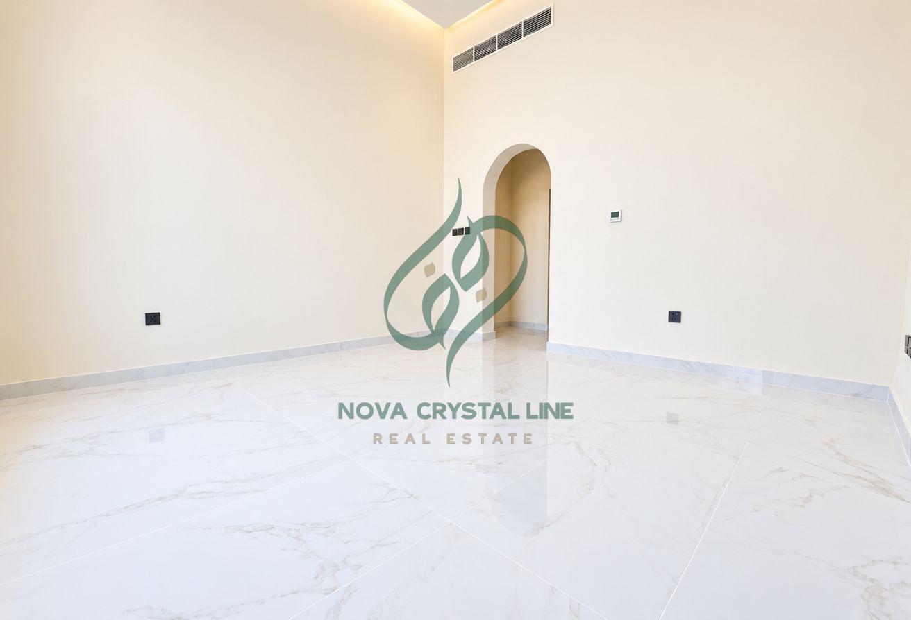 Ensuite Bedroom | Independent Villa |Close to Park photo 12