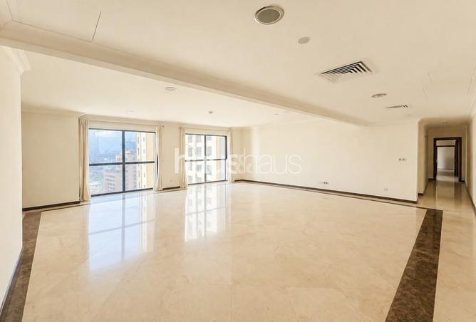 135618423 - Property Image 3