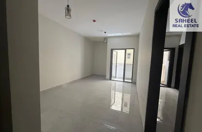 شقة - غرفة نوم - 2 حمامات للايجار في تجارية مويلح - الشارقة شقة - غرفة نوم - 2 حمامات للايجار في تجارية مويلح - الشارقة