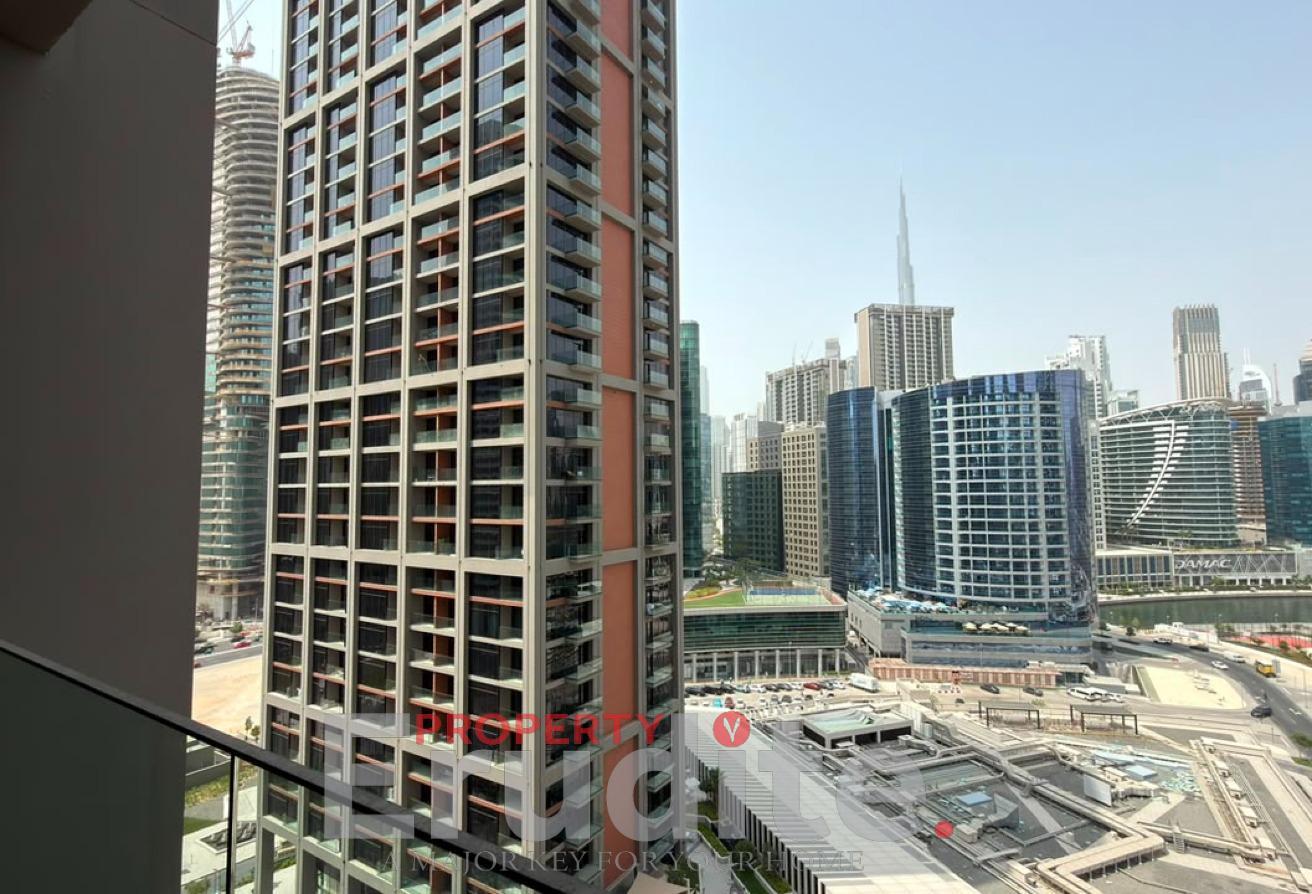 Burj View / Furnished / Prime Area photo 11